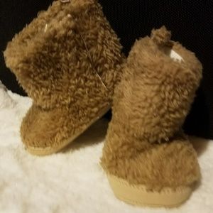 Baby girl fuzzy boots